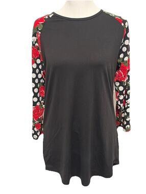 NWT LuLaRoe Randy Size M 10-12 3/4 Raglan Sleeve T Red Roses White Polka Dots